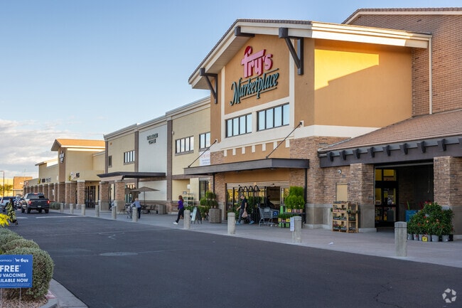 Fry's Marketplace is one of the busier marketplaces in South Chandler
