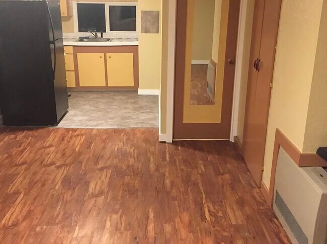 1426 Orca St unit 3, Anchorage, AK 99501 - photo 4