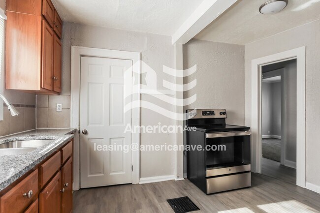 3316 E 59th St, Kansas City, MO 64130 - photo 6