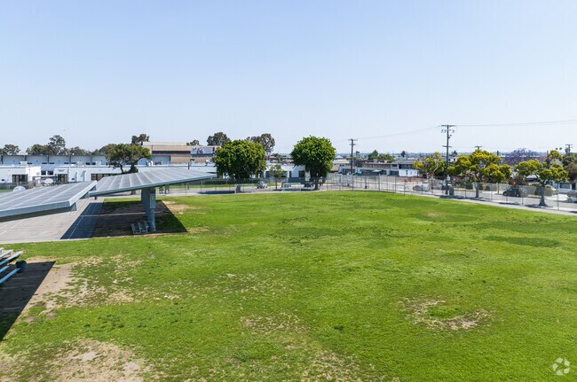 Hawthorne Middle School in Hawthorne, CA offers a large grass field.