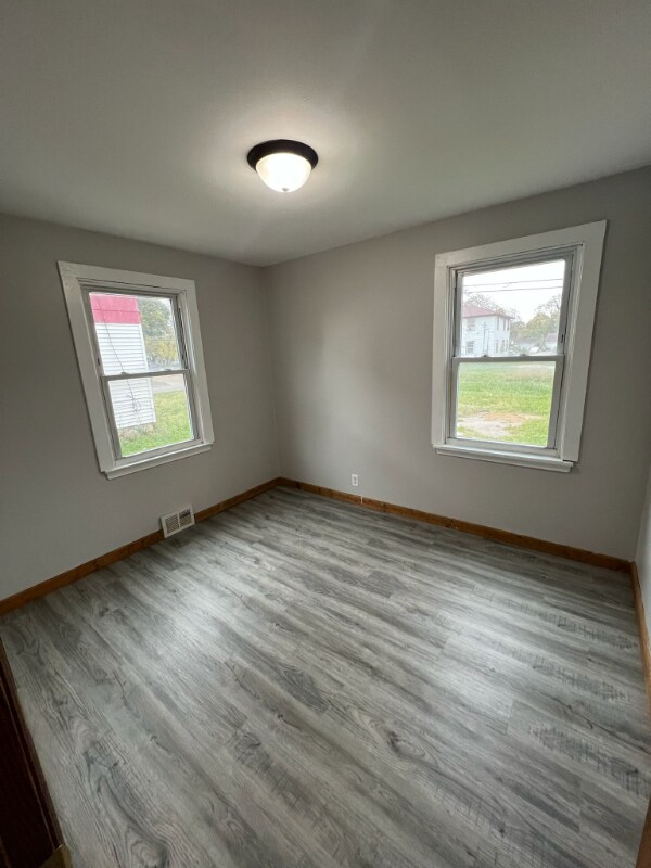 5009 N 46th St unit Lower, Milwaukee, WI 53218 - photo 2