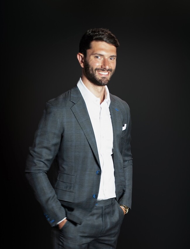 Agent Photo