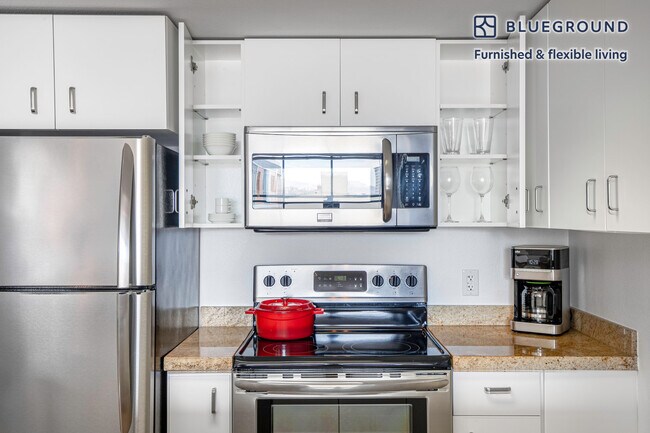 2 Townsend St unit FL8-ID136, San Francisco, CA 94107 - photo 6