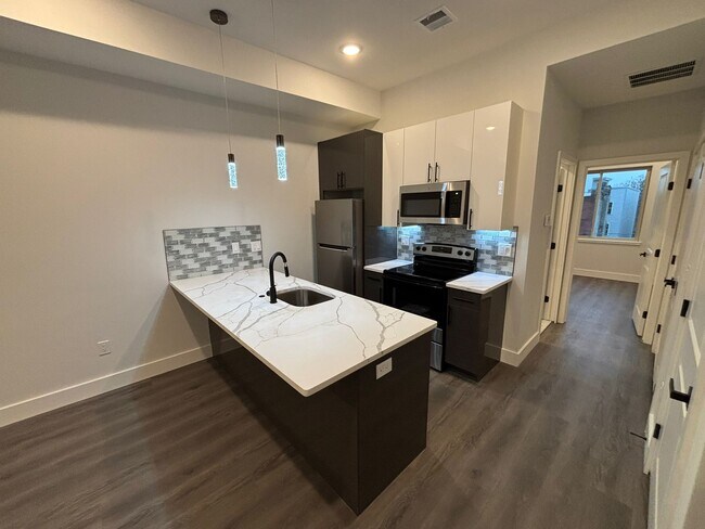 713 N 42nd St unit 1, Philadelphia, PA 19104 - photo 2