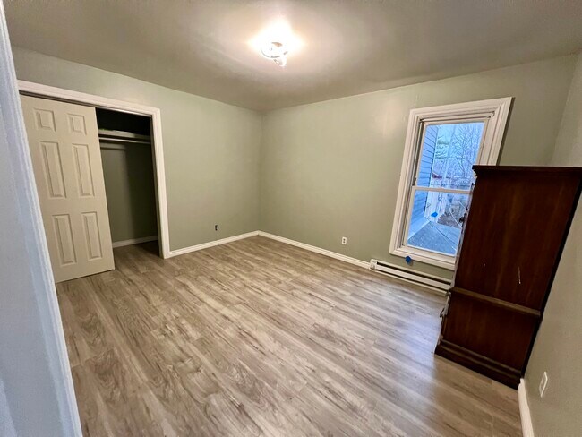 19 Bunn St unit 1 bed Upper, Amsterdam, NY 12010 - photo 7