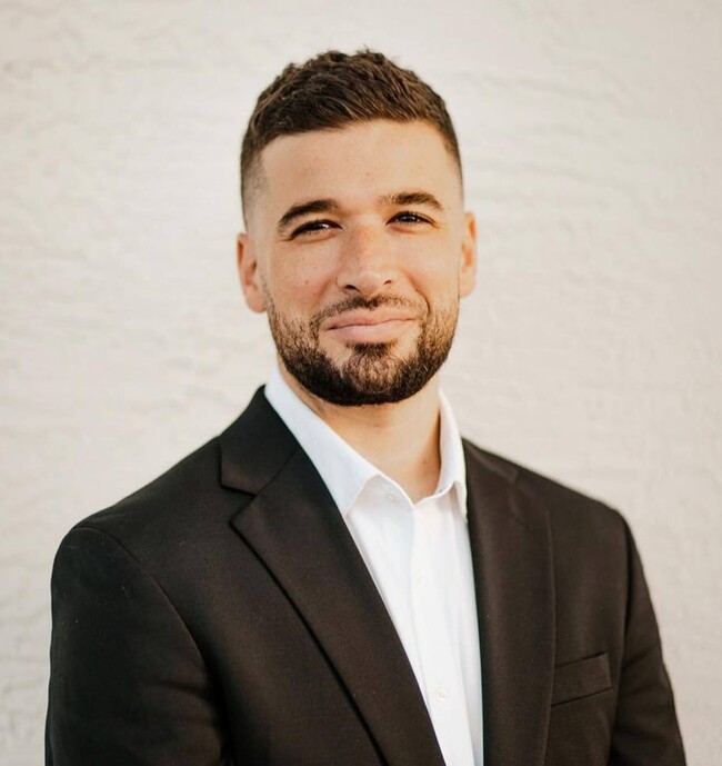 Agent Photo