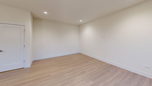 3547 Doral Dr, Elgin, IL 60124 - photo 2