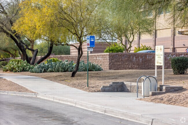 Access nearby destinations effortlessly via Grayhawk's efficient public transit.