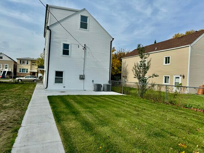 3135 S 53rd Ave unit 2, Cicero, IL 60804 - photo 3