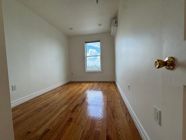 369 Danforth Ave unit 405, Jersey City, NJ 07305 - photo 4