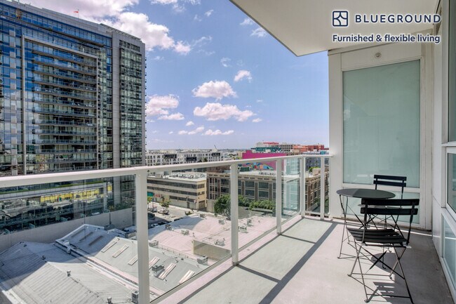 1133 S Hope St unit FL9-ID733, Los Angeles, CA 90015 - photo 4