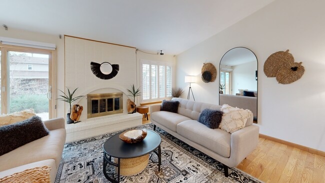 3378 S Elkhart St, Aurora, CO 80014 - photo 2