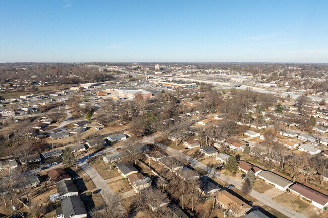 Hathaway Manor boarders I-270 making shopping and community a breeze.