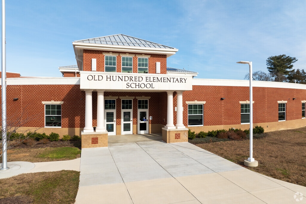 The entrance to Old Hundred Elementary School.