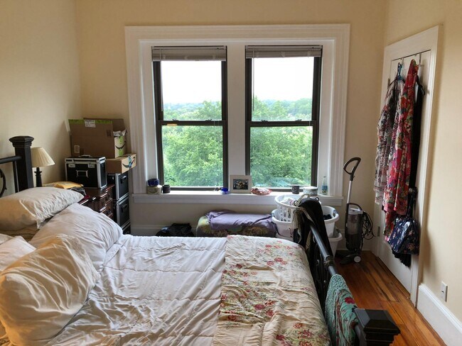 1463 Beacon St unit 3, Brookline, MA 02446 - photo 3