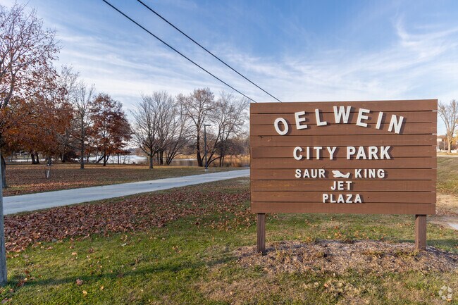 Welcome signs greet visitors to Oelwein’s City Park.