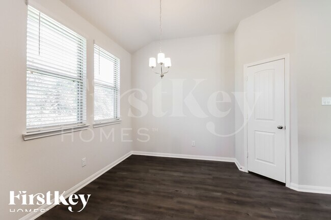 255 Rd 5102f, Cleveland, TX 77327 - photo 5