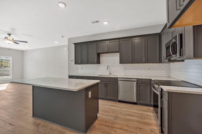 1789 Cotton Way, Chattanooga, TN 37404 - photo 5