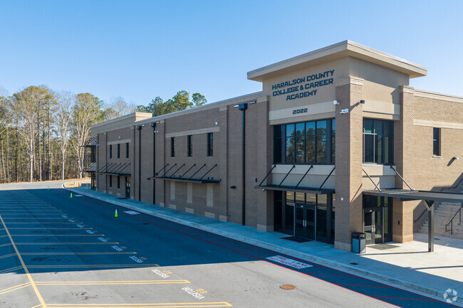 Haralson County High School has a student-teacher ratio of 14 to 1.