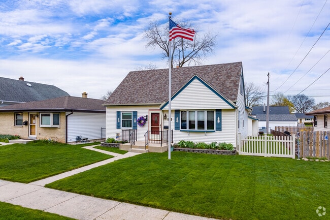 A decorated cape cod home in West View.