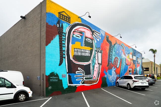 Cedros Design District has beautiful murals while locals shop in Solana Beach.