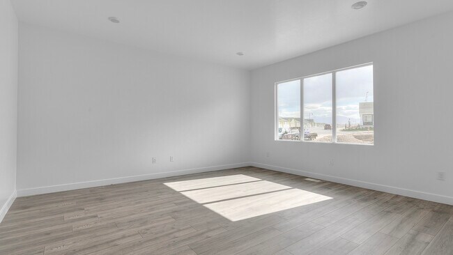 8758 W Trotter Mine Dr, Magna, UT 84044 - photo 5