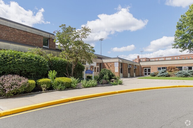 Montebello Elementary School receives a B-plus rating from Niche.