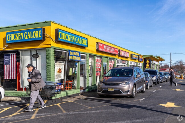 Shopping and dining in Fair Lawn are concentrated along vibrant Broadway.