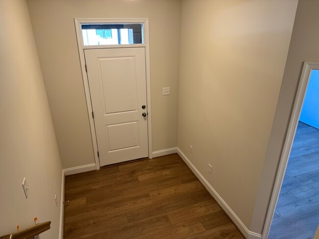 4406 Dominion Forest Cir, Glen Allen, VA 23060 - photo 3