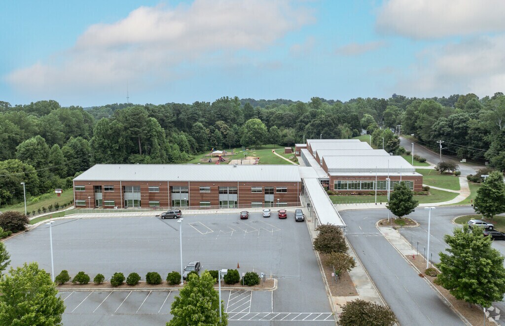South Newton Elementary School is a public school located in Newton, NC.