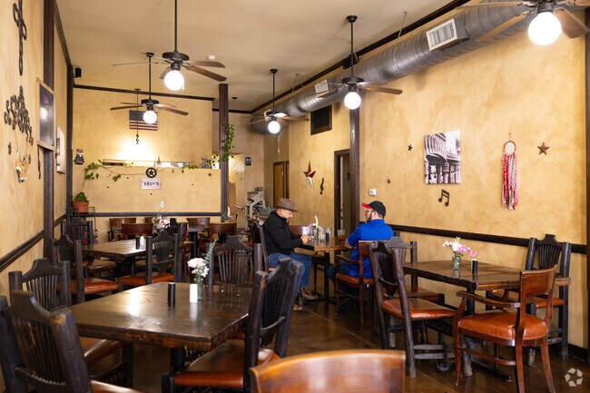 Abby’s Restaurant draws lunch crowds in downtown Howe.