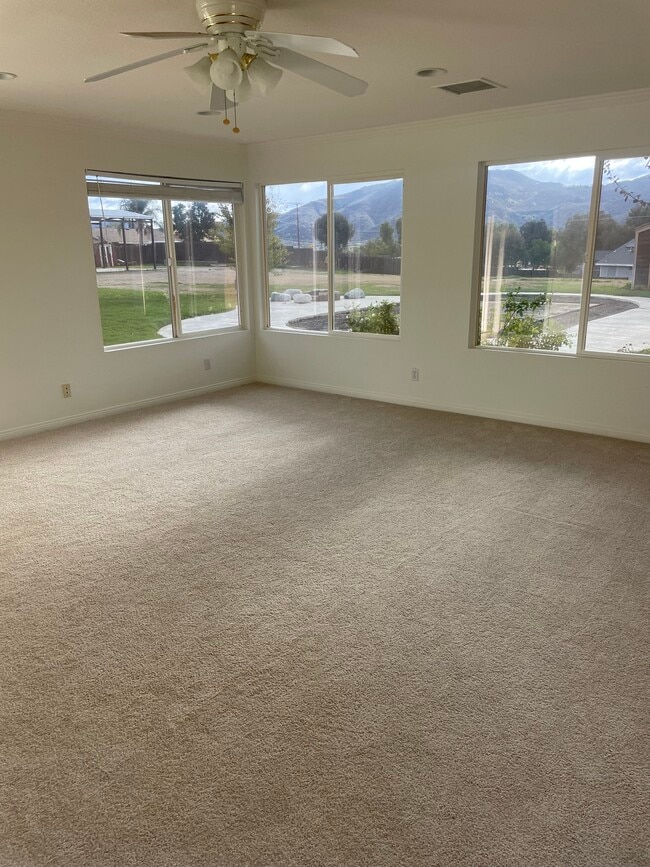 21285 Shoemaker Ln, Wildomar, CA 92595 - photo 6