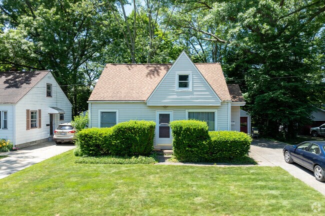 Small Cape Cod homes with along quiet side streets are found throughout Broad Boulevard.