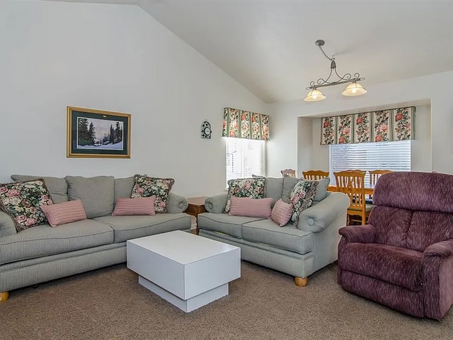 1519 W Turtle Dove Ln, West Jordan, UT 84088 - photo 5