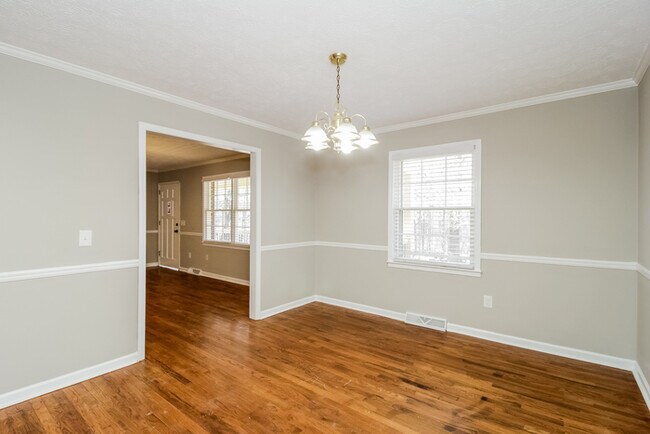 302 Ridgedale Dr SE, Silver Creek, GA 30173 - photo 5