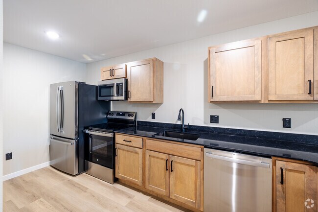 Woodland Hills Townhomes – Comfortable & Convenient Living in Sioux City!, Sioux City, IA 51104 - photo 6