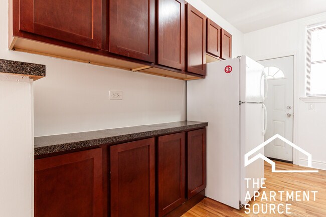 828 W Waveland Ave unit 3, Chicago, IL 60613 - photo 5