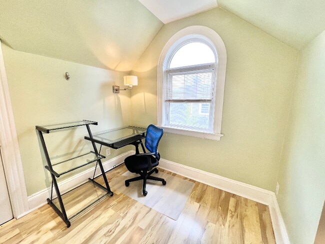 205 Washington Ave unit 205W-2, Providence, RI 02905 - photo 2