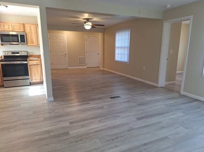 Living Room/Dining