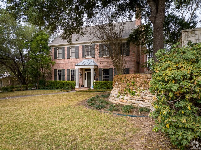 Colonial and Italian Renaissance style homes are also common in Terrell Hills.
