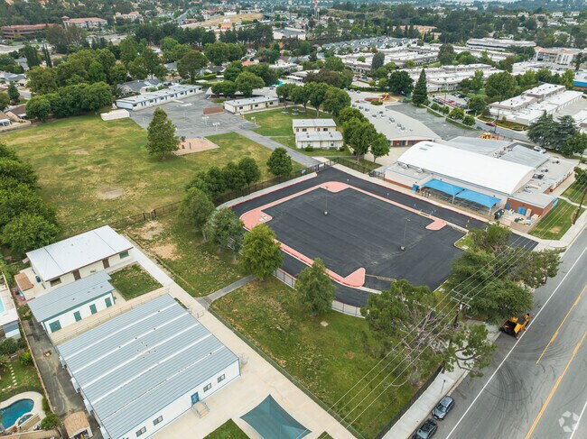 An overview of Wiley Canyon Elementary School's campus in the Valencia neighborhood.