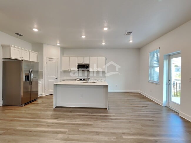 37854 Dusty Saddle Ln, Zephyrhills, FL 33541 - photo 3