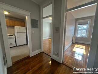 378 Riverway Unit 4, Boston, MA 02115