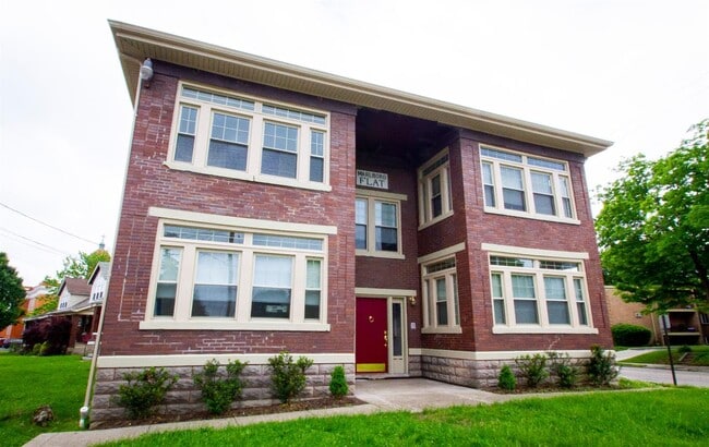 4526 Smith Rd unit 1, Cincinnati, OH 45212 - photo 2