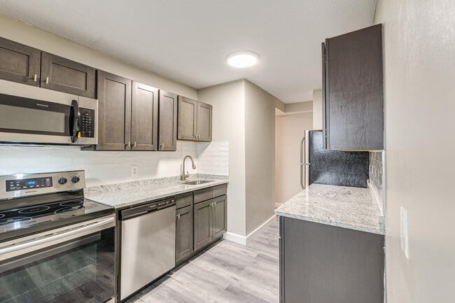 The Harrison Somerset Apartment Homes, Somerset, NJ 08873 - photo 2