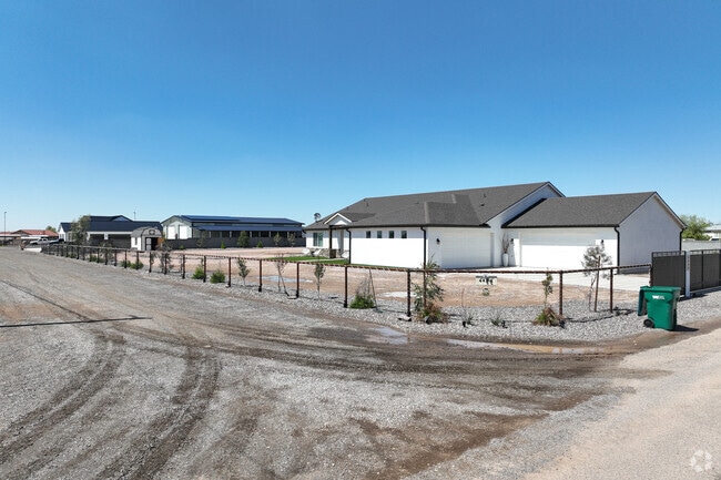 Modern homes and barns can be found in Superstition Vistas.