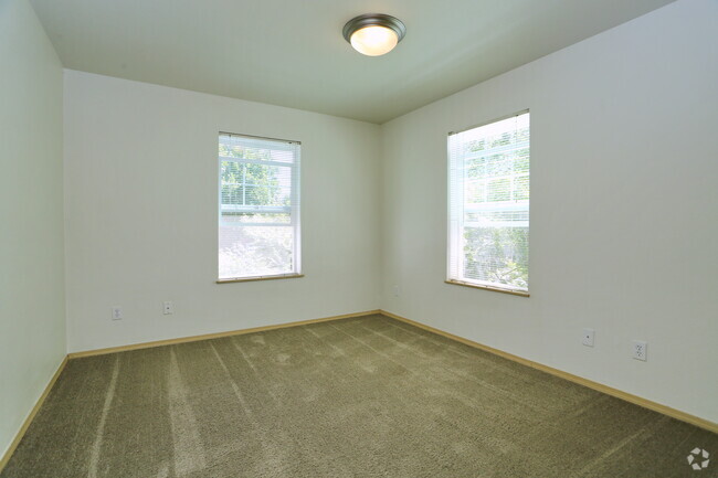 3BR, 2BA - 1,232 SF