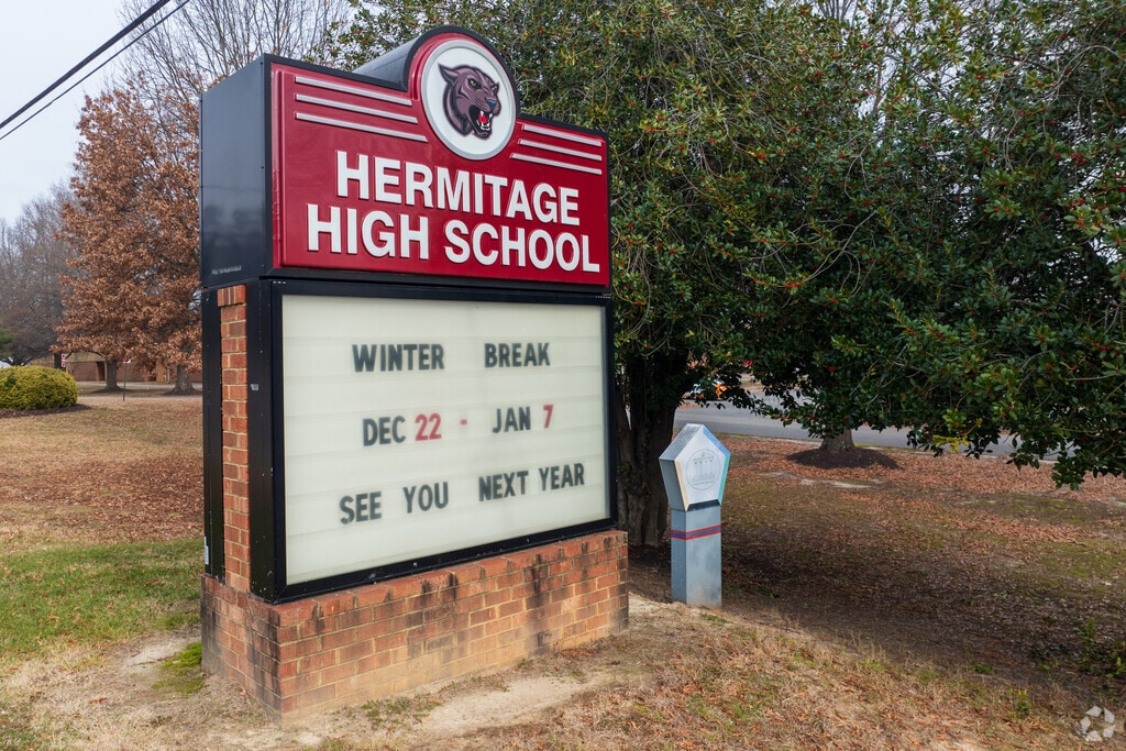 The entrance to Hermitage High School.