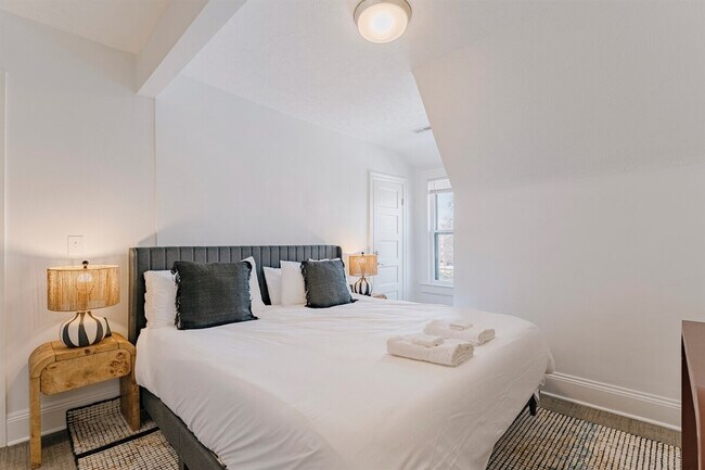 11321 Hessler Rd unit ID1365988P, Cleveland, OH 44106 - photo 4