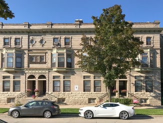 918-924 E Knapp St, Milwaukee, WI 53202